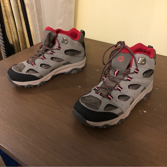 Merrell Moab 3 Mid Waterproof Boot
Color: Boulder/Red
Size: 4 Width: W - Picture 2 of 7